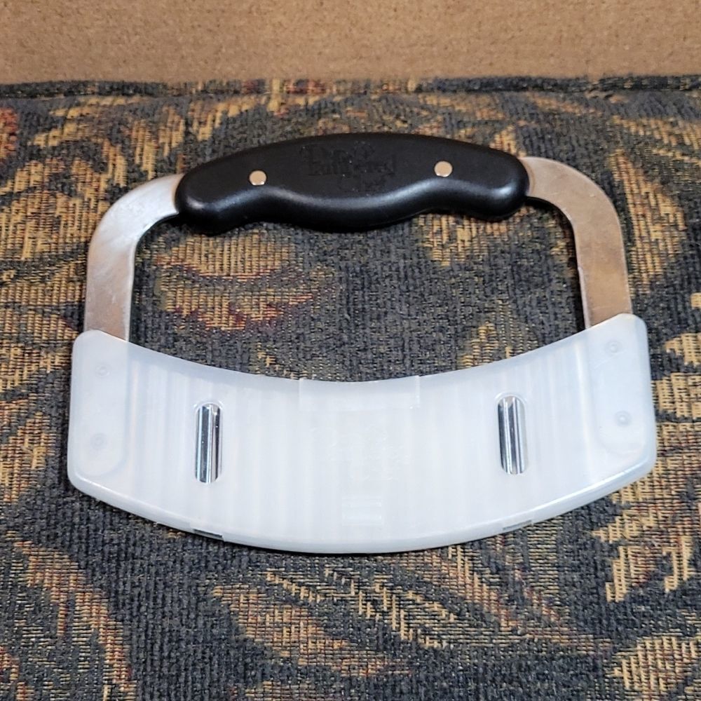 Pampered Chef's Crinkle Cutter #7
